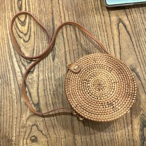 URBAN OUTFITTERS RATTAN SUMMER CIRCLE CROSSBODY BAG
